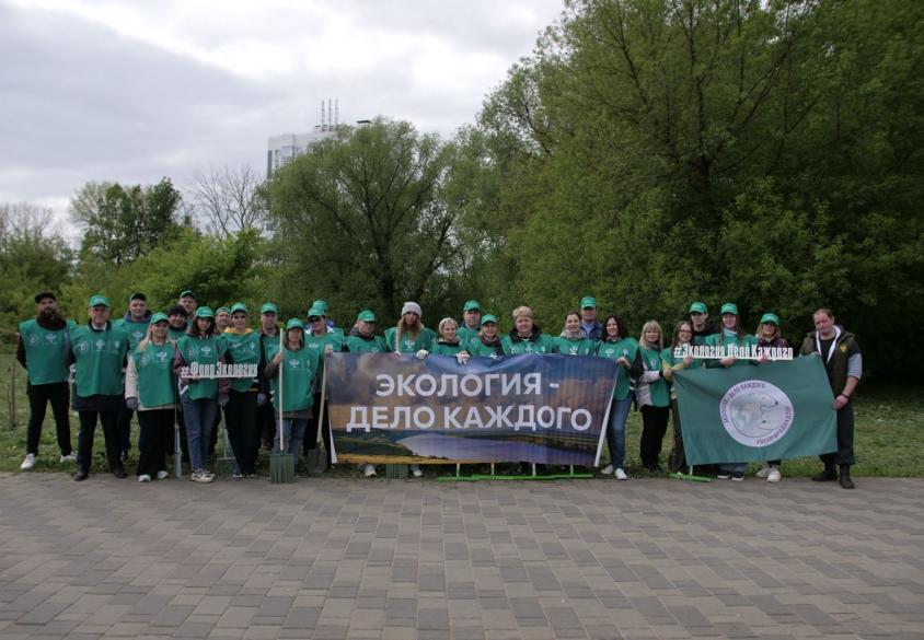 В Орле прошла экологическая акция по очищению береговой линии Оки