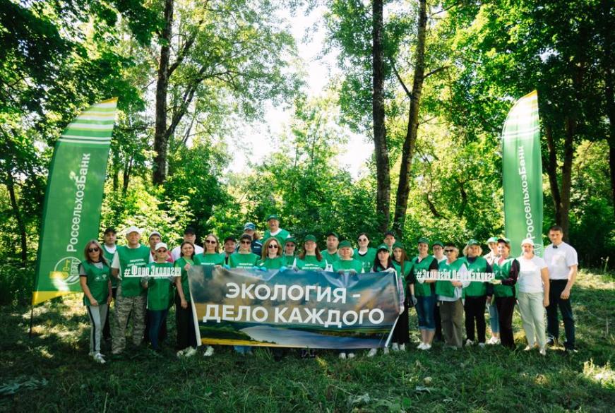 Бизнес и власть объединились ради экоакции по очистке берега Днепра