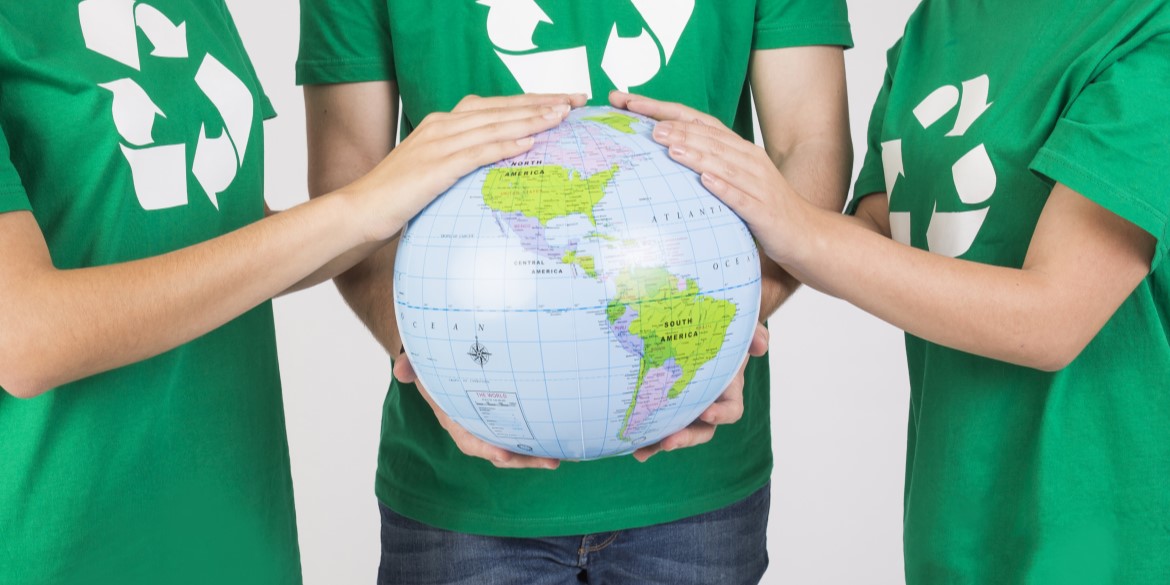 РСХБ и Росприроднадзор благоустроили берега водных объектов в 13 городах с помощью переработанного пластика